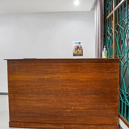 Oyo 90891 Parang Kusumo Residence Krembangan Kültér fotó