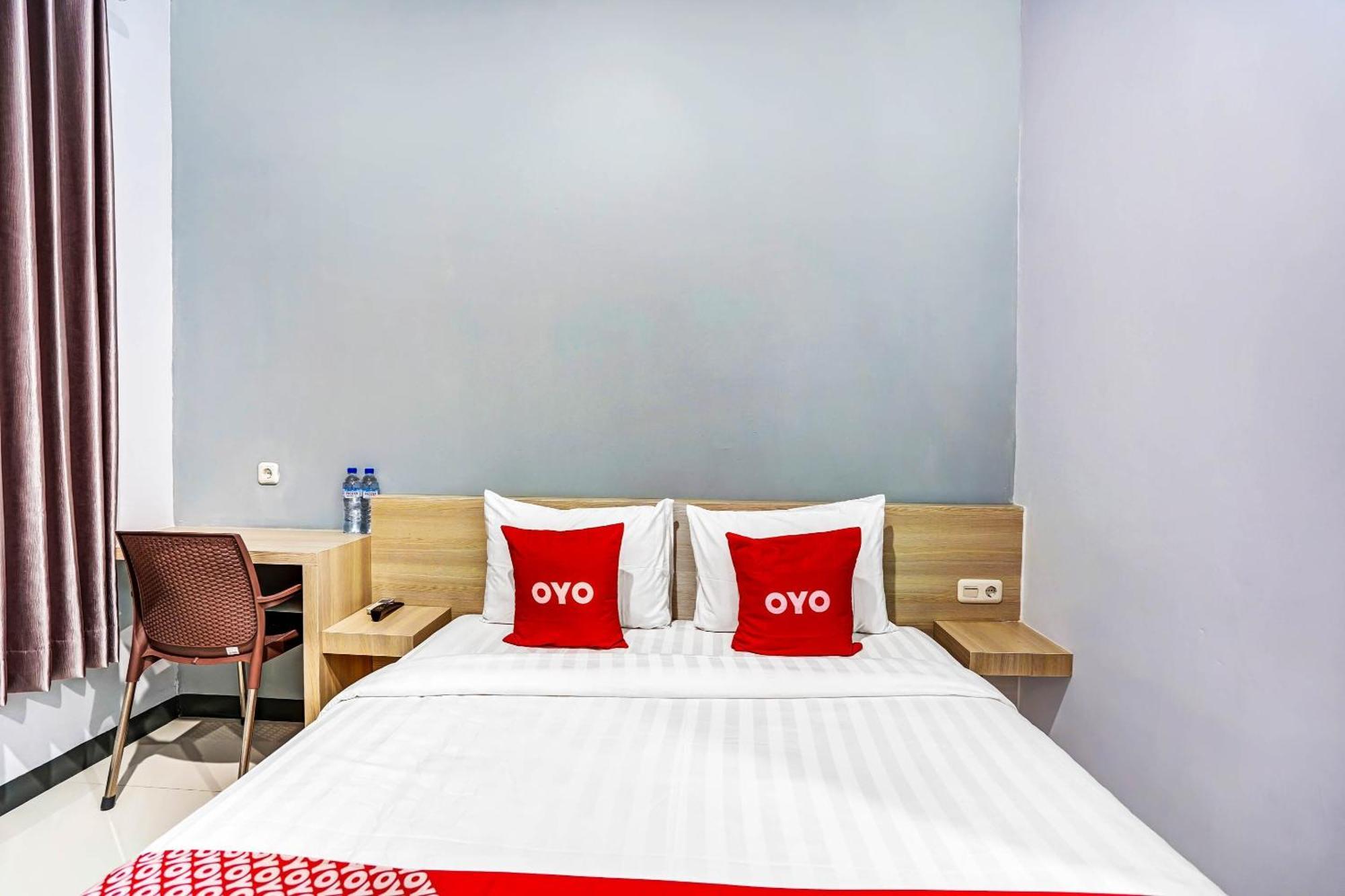 Oyo 90891 Parang Kusumo Residence Krembangan Kültér fotó